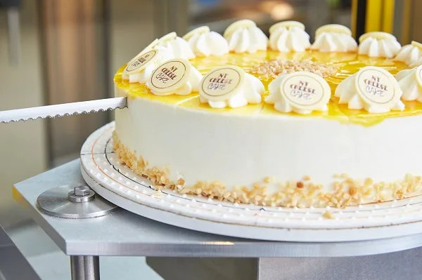 KRUMBEIN TKSM torta és süteményszeletelő berendezés